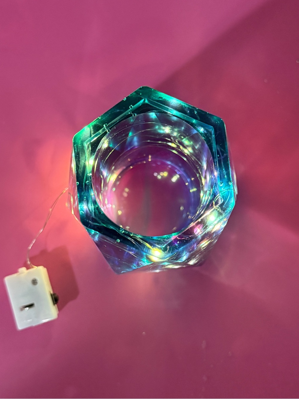 vase with embedded lights into the resin - Picture 5 of 9